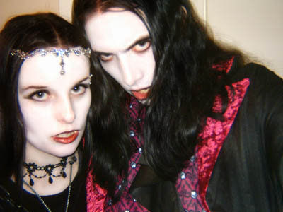 Nightcreatures
me and my beloved boyfriedn dressed in velvet and silk:)
